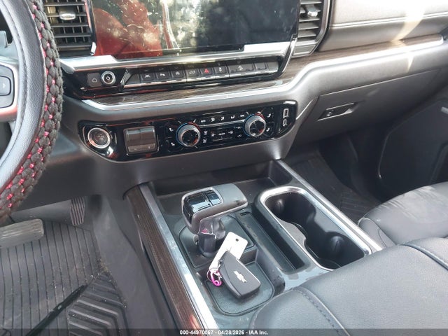 Продажа на аукционе авто 2026 Chevrolet Silverado 1500 4wd  Short Bed Lt Trail Boss, vin: 3GCUKFE82TG209107, номер лота: 44970067