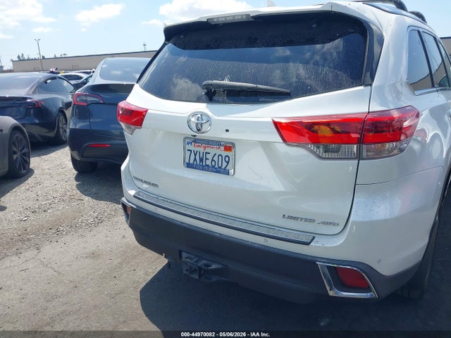 Продажа на аукционе авто 2017 Toyota Highlander Limited, vin: 5TDDZRFH7HS399524, номер лота: 44970082