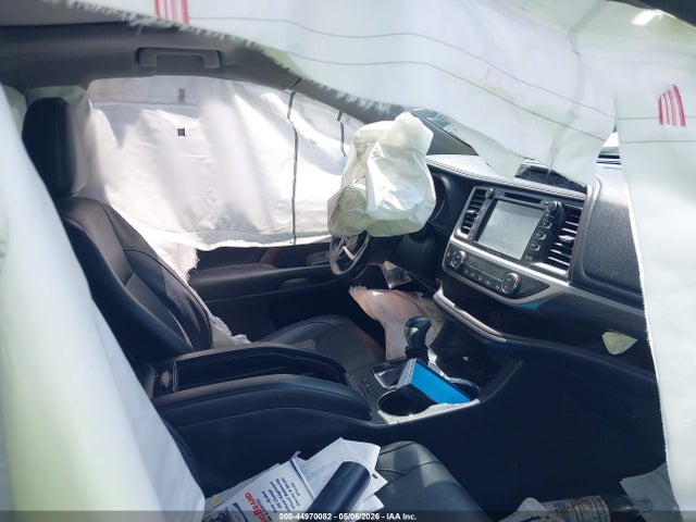 Продажа на аукционе авто 2017 Toyota Highlander Limited, vin: 5TDDZRFH7HS399524, номер лота: 44970082