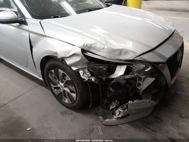 44970083 :رقم المزاد ، 1N4BL4BV8MN301520 vin ، 2021 Nissan Altima S Fwd مزاد بيع