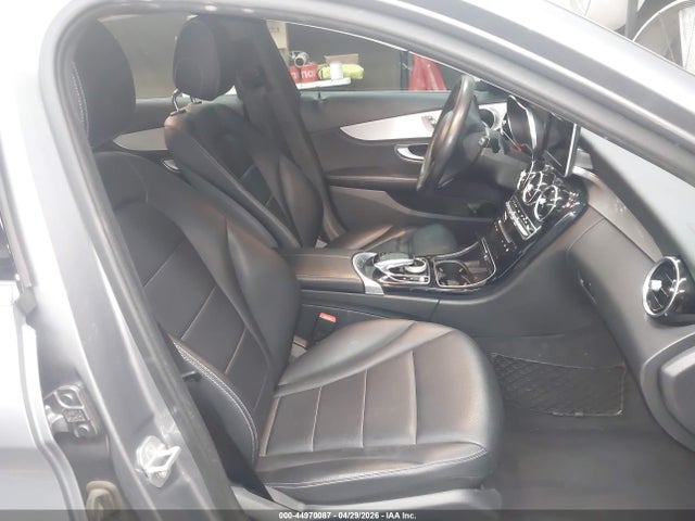 2015 Mercedes-benz C 300 4matic მანქანა იყიდება აუქციონზე, vin: 55SWF4KB8FU034971, აუქციონის ნომერი: 44970087