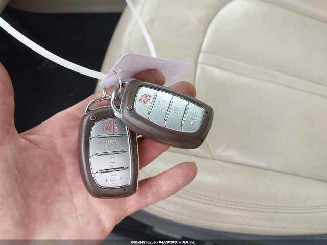 44970236 :رقم المزاد ، 5NPE34AF0FH105429 vin ، 2015 Hyundai Sonata Limited مزاد بيع
