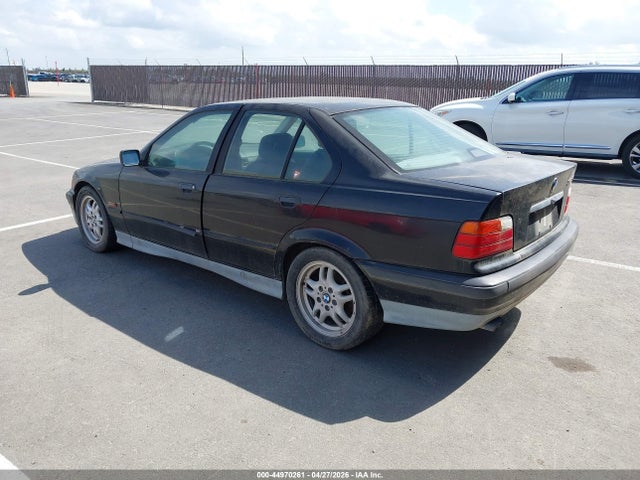 44970261 :رقم المزاد ، WBACB3328SFE20675 vin ، 1995 Bmw 325 I مزاد بيع