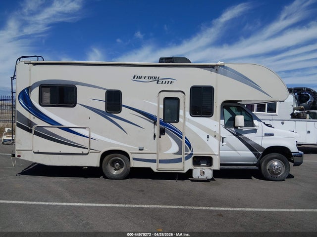 Ford E-350 Cutaway 2017 1FDWE3FS8HDC52360 Image 16