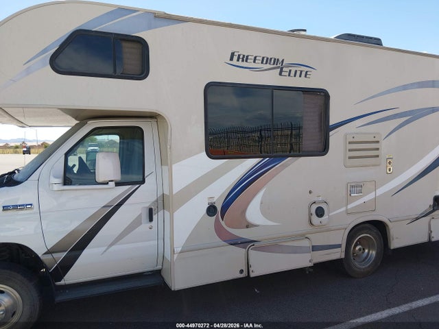 Ford E-350 Cutaway 2017 1FDWE3FS8HDC52360 Image 17