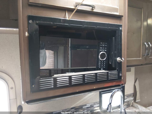 Ford E-350 Cutaway 2017 1FDWE3FS8HDC52360 Image 14