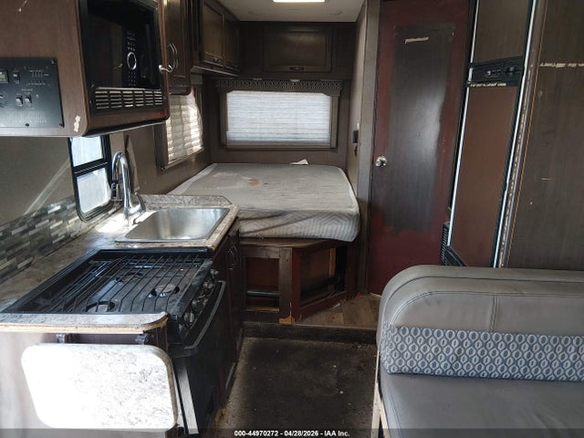 Ford E-350 Cutaway 2017 1FDWE3FS8HDC52360 Image 7
