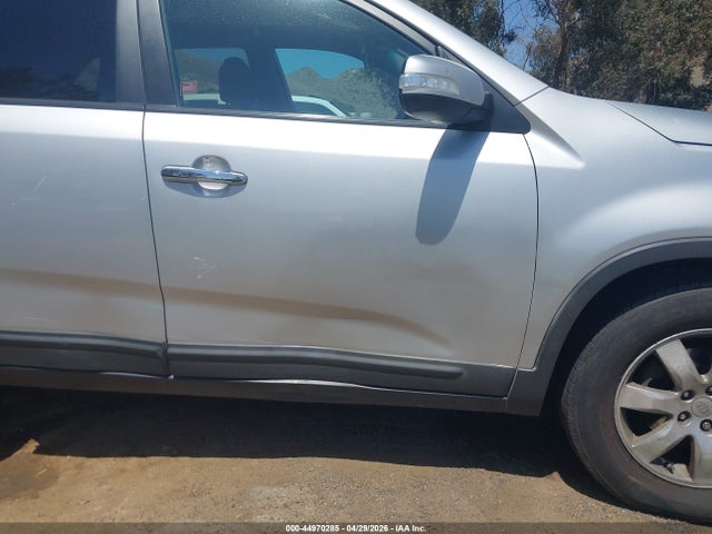 Продажа на аукционе авто 2012 Kia Sorento Lx, vin: 5XYKT4A14CG188809, номер лота: 44970285