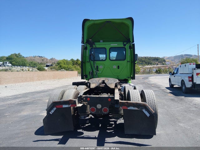 1FUJGBDV7JLJL4997 Freightliner Cascadia 113