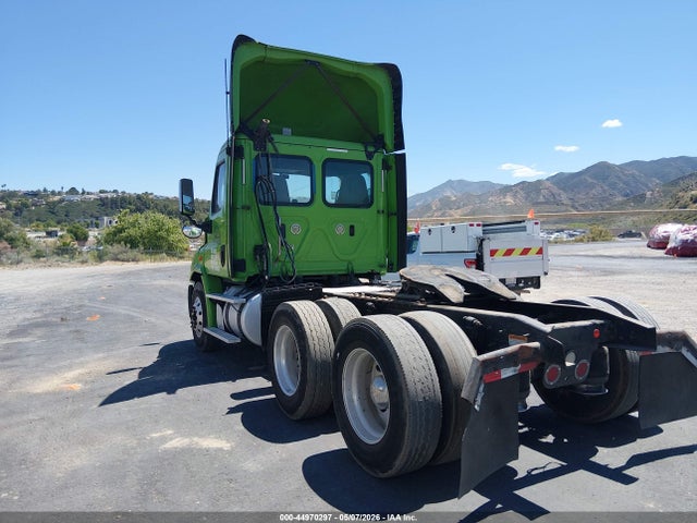 1FUJGBDV7JLJL4997 Freightliner Cascadia 113