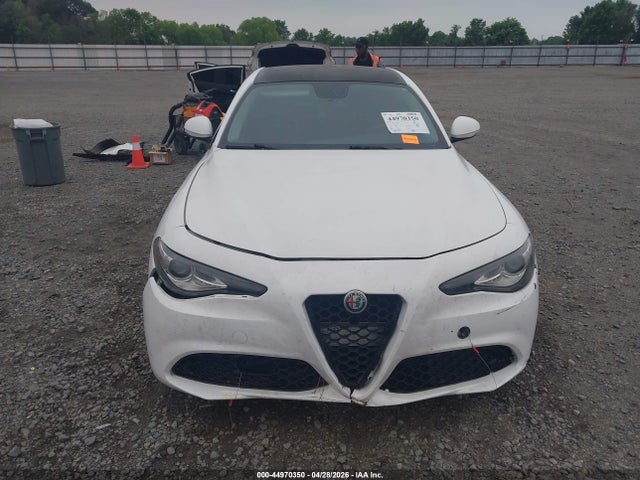 44970350 :رقم المزاد ، ZARFAEBN2J7566267 vin ، 2018 Alfa Romeo Giulia Rwd مزاد بيع