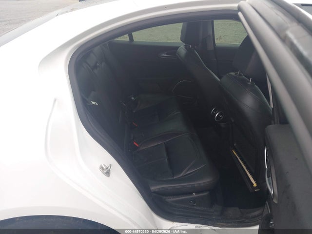 44970350 :رقم المزاد ، ZARFAEBN2J7566267 vin ، 2018 Alfa Romeo Giulia Rwd مزاد بيع