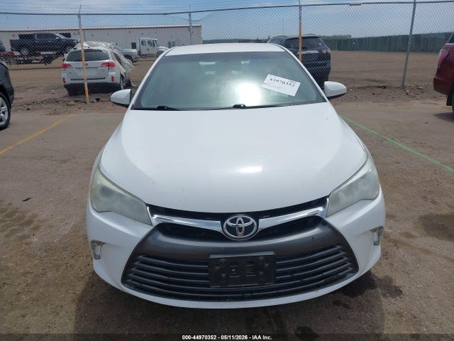 2015 Toyota Camry Le მანქანა იყიდება აუქციონზე, vin: 4T4BF1FK0FR481148, აუქციონის ნომერი: 44970352
