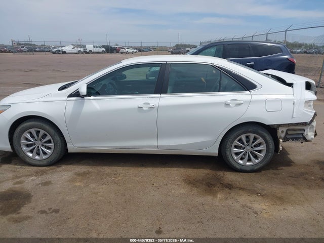 2015 Toyota Camry Le მანქანა იყიდება აუქციონზე, vin: 4T4BF1FK0FR481148, აუქციონის ნომერი: 44970352
