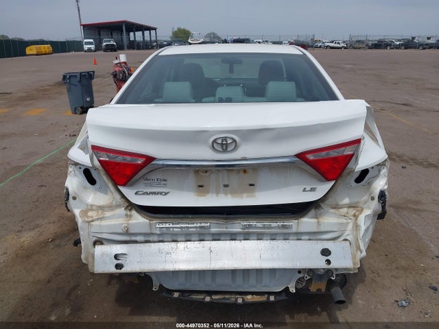 2015 Toyota Camry Le მანქანა იყიდება აუქციონზე, vin: 4T4BF1FK0FR481148, აუქციონის ნომერი: 44970352
