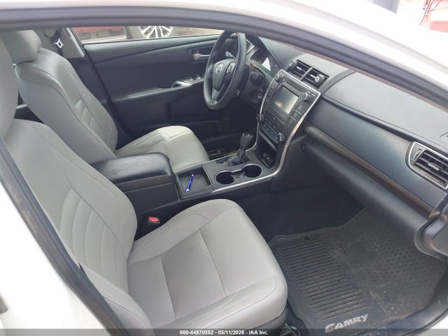 2015 Toyota Camry Le მანქანა იყიდება აუქციონზე, vin: 4T4BF1FK0FR481148, აუქციონის ნომერი: 44970352