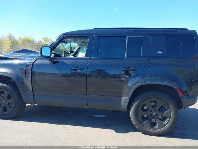 Продажа на аукционе авто 2024 Land Rover Defender 110 P400 S, vin: SALEJEEU1R2295549, номер лота: 44970362