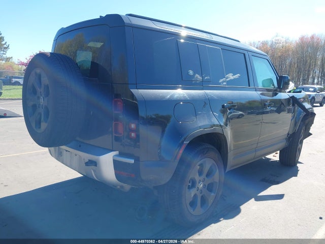 Продажа на аукционе авто 2024 Land Rover Defender 110 P400 S, vin: SALEJEEU1R2295549, номер лота: 44970362