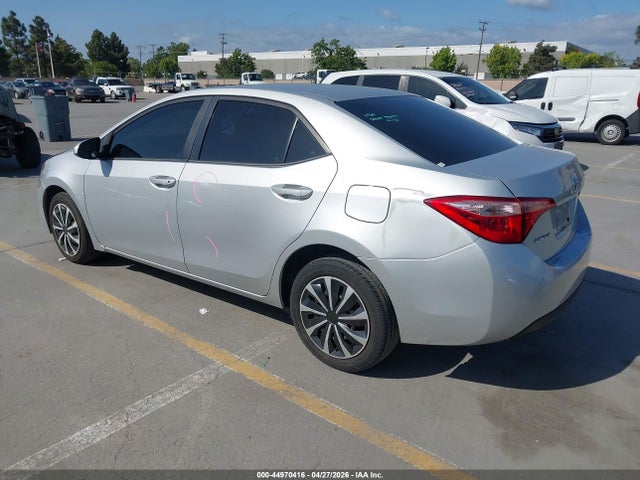 Toyota COROLLA LE 2018 2T1BURHE9JC023401 Image 3