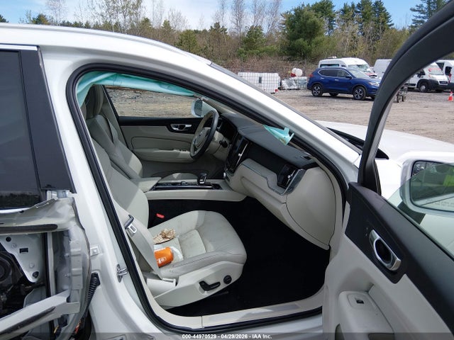 YV4L12RN5P1333882 Volvo Xc60 B5 Plus Bright Theme
