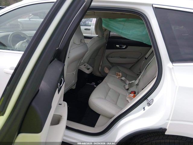 YV4L12RN5P1333882 Volvo Xc60 B5 Plus Bright Theme