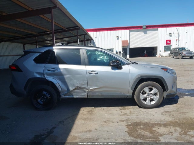 44970599 :رقم المزاد ، 2T3W1RFV7MW167004 vin ، 2021 Toyota Rav4 Xle مزاد بيع