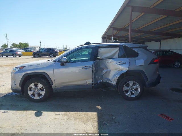 44970599 :رقم المزاد ، 2T3W1RFV7MW167004 vin ، 2021 Toyota Rav4 Xle مزاد بيع