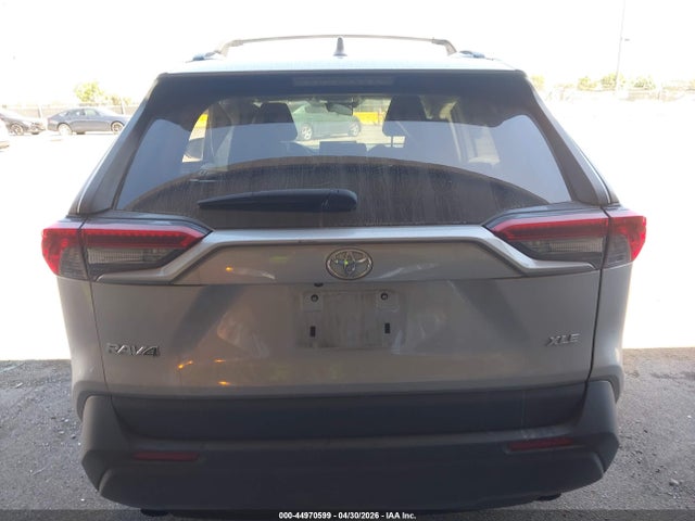 44970599 :رقم المزاد ، 2T3W1RFV7MW167004 vin ، 2021 Toyota Rav4 Xle مزاد بيع