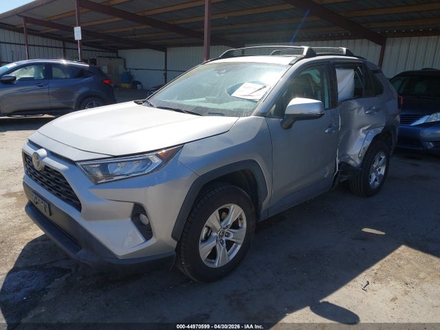 44970599 :رقم المزاد ، 2T3W1RFV7MW167004 vin ، 2021 Toyota Rav4 Xle مزاد بيع