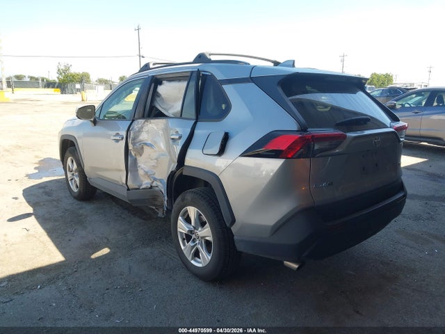 44970599 :رقم المزاد ، 2T3W1RFV7MW167004 vin ، 2021 Toyota Rav4 Xle مزاد بيع