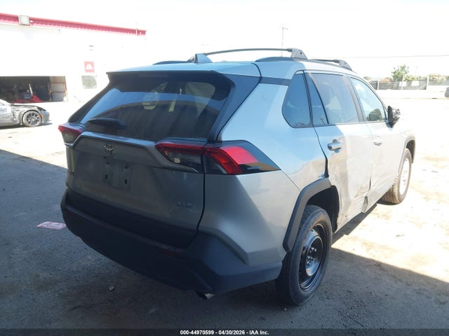 44970599 :رقم المزاد ، 2T3W1RFV7MW167004 vin ، 2021 Toyota Rav4 Xle مزاد بيع
