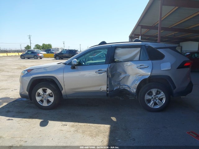 44970599 :رقم المزاد ، 2T3W1RFV7MW167004 vin ، 2021 Toyota Rav4 Xle مزاد بيع