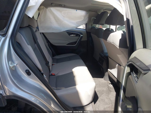44970599 :رقم المزاد ، 2T3W1RFV7MW167004 vin ، 2021 Toyota Rav4 Xle مزاد بيع