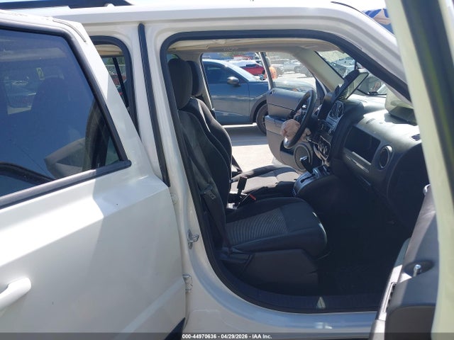 44970636 :رقم المزاد ، 1C4NJPBA3GD731963 vin ، 2016 Jeep Patriot Sport مزاد بيع