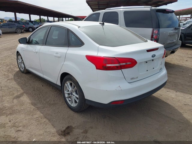 Ford FOCUS SE 2016 1FADP3F23GL254405 Image 3