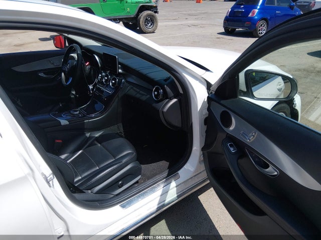 2017 Mercedes-benz C 300 4matic მანქანა იყიდება აუქციონზე, vin: 55SWF4KB7HU202957, აუქციონის ნომერი: 44970701