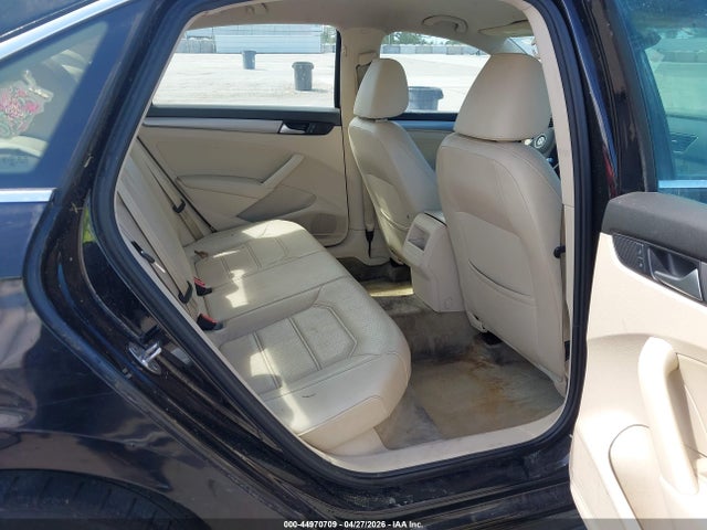 44970709 :رقم المزاد ، 1VWAT7A37FC093942 vin ، 2015 Volkswagen Passat 1.8t Limited Edition مزاد بيع
