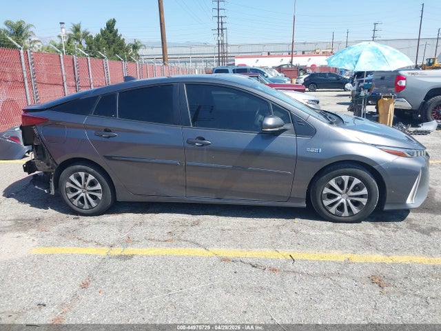 JTDKAMFP6N3198963 Toyota Prius Prime Xle