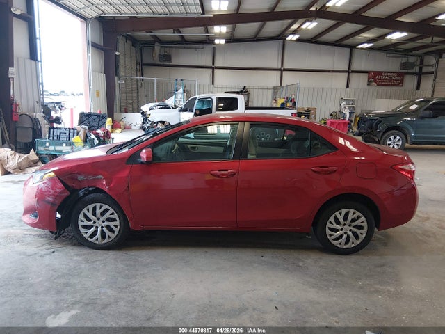 Toyota COROLLA LE 2018 5YFBURHE7JP744543 Image 13