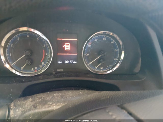 Toyota COROLLA LE 2018 5YFBURHE7JP744543 Image 7