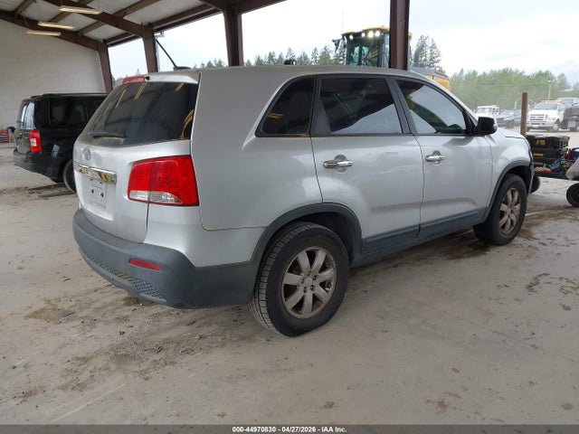 44970830 :رقم المزاد ، 5XYKT3A15BG027412 vin ، 2011 Kia Sorento Lx مزاد بيع
