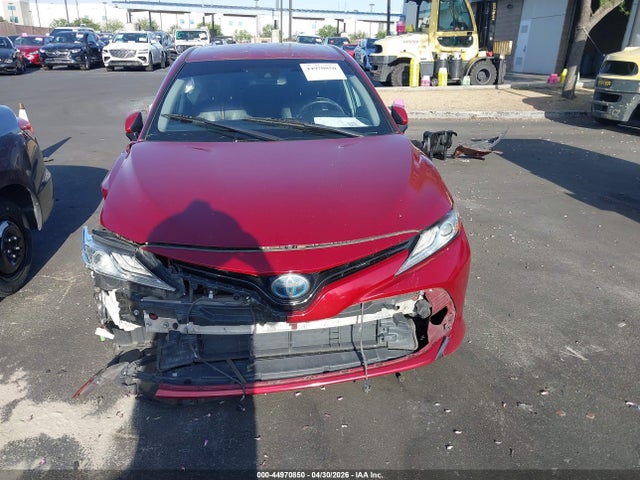 4T1B21HK2JU503887 Toyota Camry Hybrid Xle