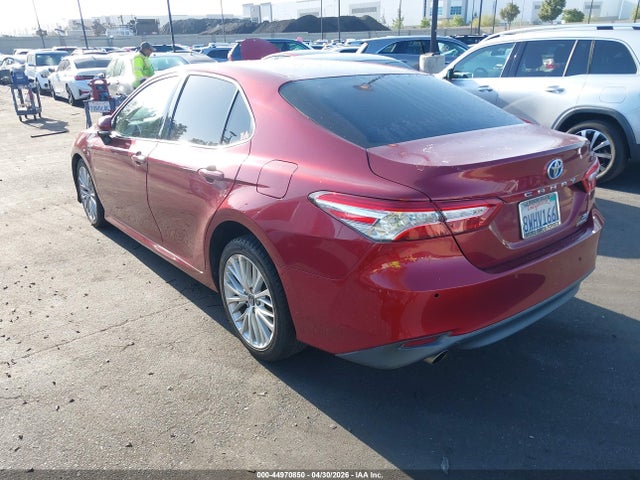 4T1B21HK2JU503887 Toyota Camry Hybrid Xle