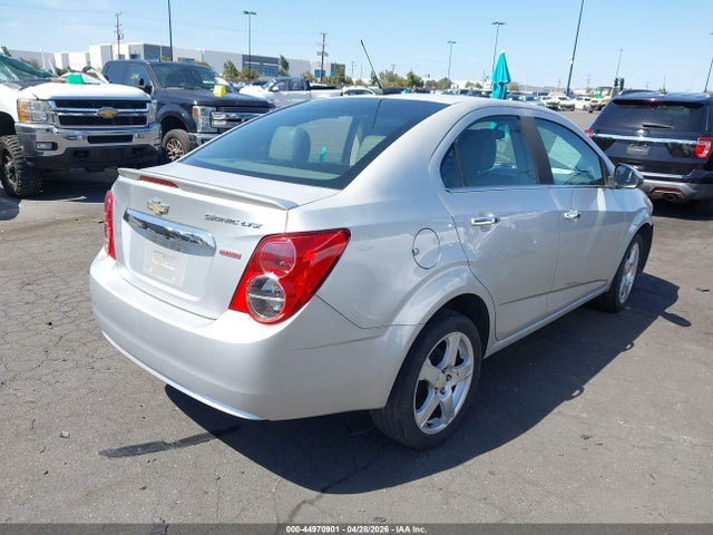 Chevrolet Sonic Ltz Auto 2015 1G1JE5SB7F4134340 Image 4