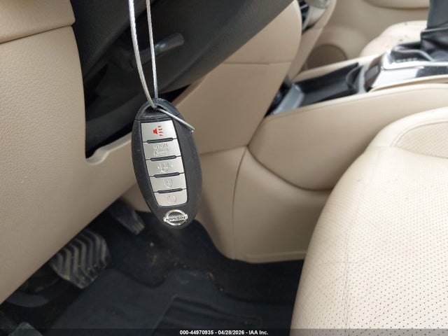 2017 Nissan Rogue Sl მანქანა იყიდება აუქციონზე, vin: 5N1AT2MT7HC749007, აუქციონის ნომერი: 44970935