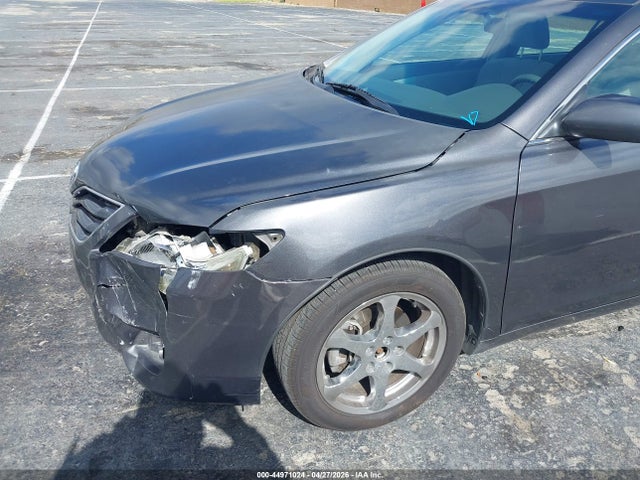 44971024 :رقم المزاد ، 4T4BF3EK7BR176530 vin ، 2011 Toyota Camry Le مزاد بيع