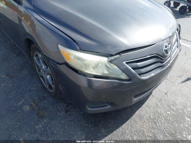 44971024 :رقم المزاد ، 4T4BF3EK7BR176530 vin ، 2011 Toyota Camry Le مزاد بيع