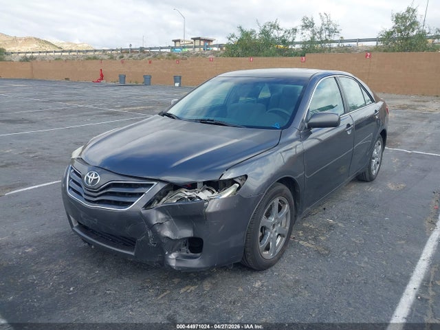 44971024 :رقم المزاد ، 4T4BF3EK7BR176530 vin ، 2011 Toyota Camry Le مزاد بيع