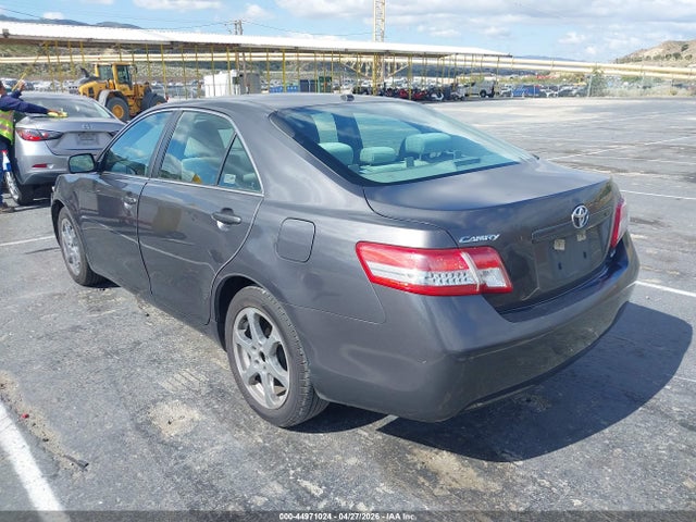 44971024 :رقم المزاد ، 4T4BF3EK7BR176530 vin ، 2011 Toyota Camry Le مزاد بيع