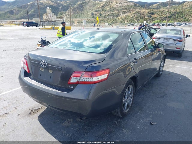 44971024 :رقم المزاد ، 4T4BF3EK7BR176530 vin ، 2011 Toyota Camry Le مزاد بيع